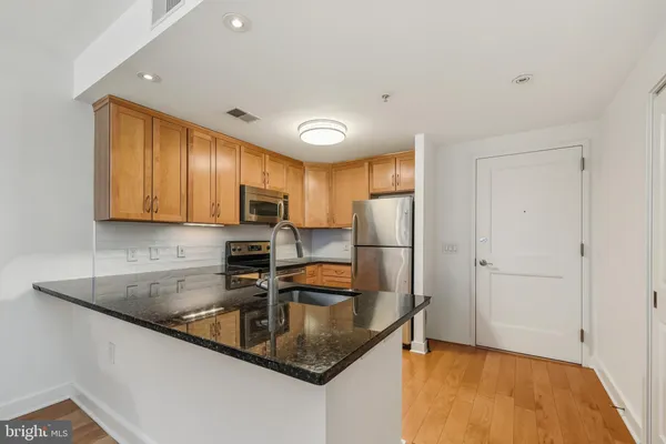 $450,000 | 888 North Quincy Street, Unit 307, Arlington, VA 22203