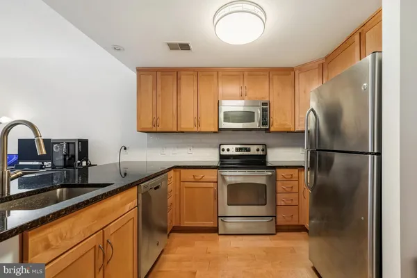 $450,000 | 888 North Quincy Street, Unit 307, Arlington, VA 22203