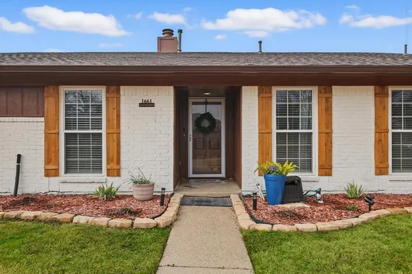 $2,300 | 1661 Clydesdale Drive, Lewisville, TX 75067