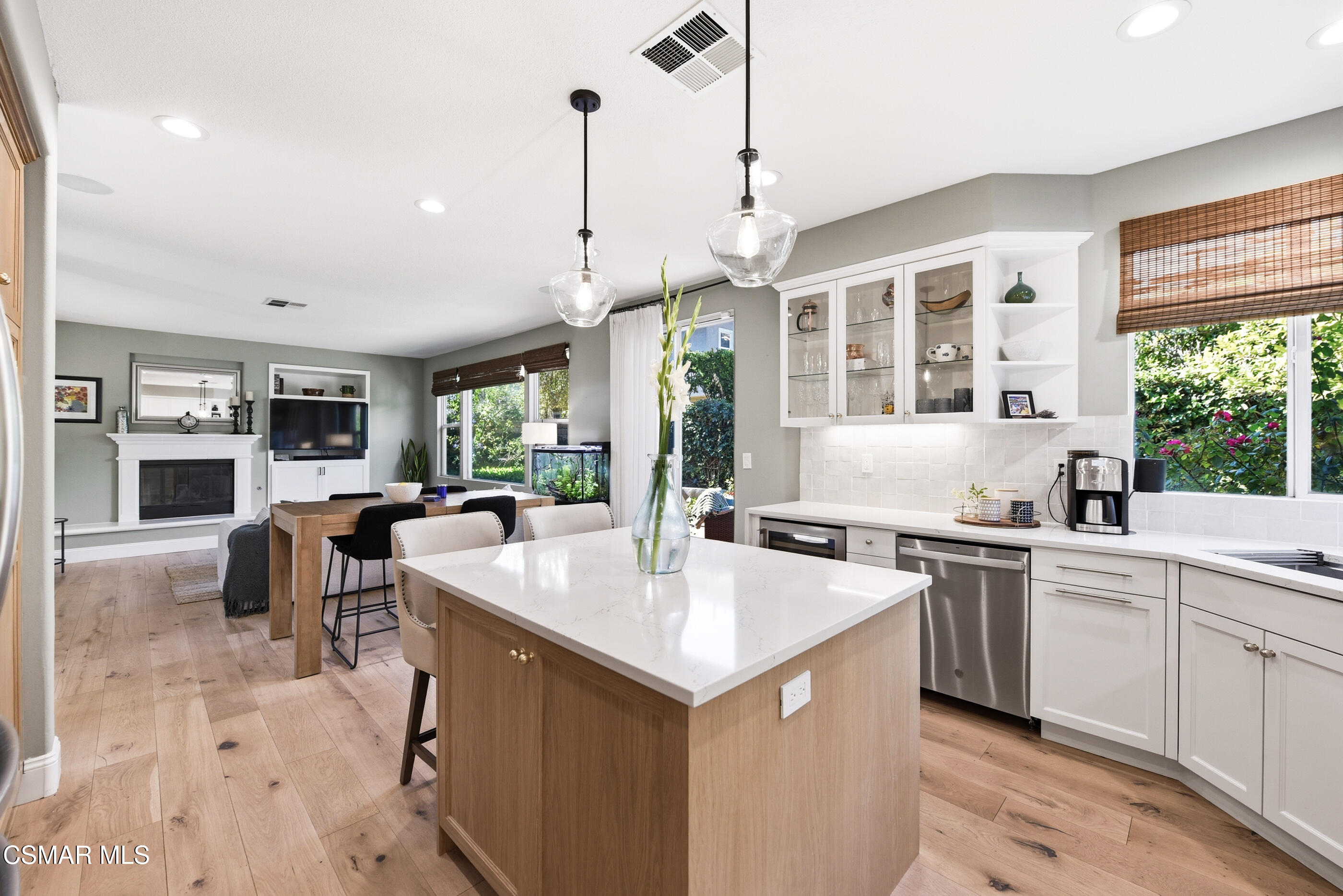 2529 Pathway Avenue Simi Valley, CA 93063 - Photo 14 of 49 2529 Pathway Ave Simi Valley-17