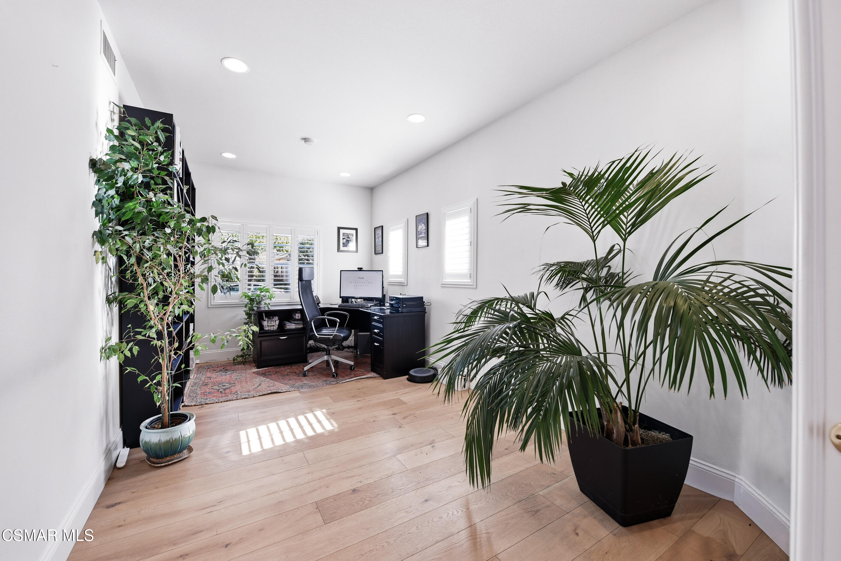 2529 Pathway Avenue Simi Valley, CA 93063 - Photo 23 of 49 2529 Pathway Ave Simi Valley-23