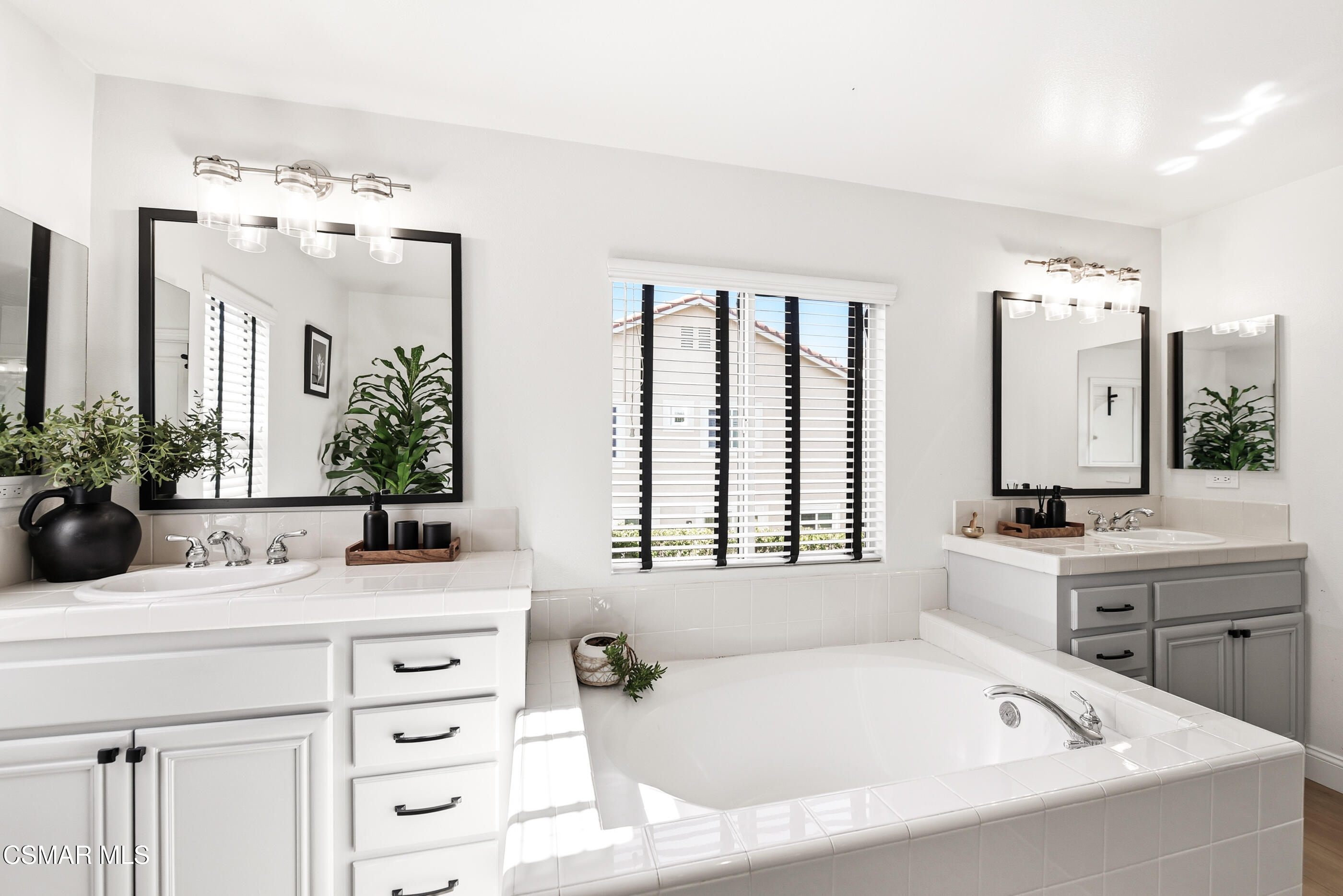 2529 Pathway Avenue Simi Valley, CA 93063 - Photo 31 of 49 2529 Pathway Ave Simi Valley-41