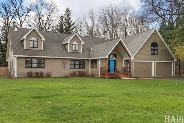 $695,000 | 4321 West Lakewood Road, McHenry, IL 60050