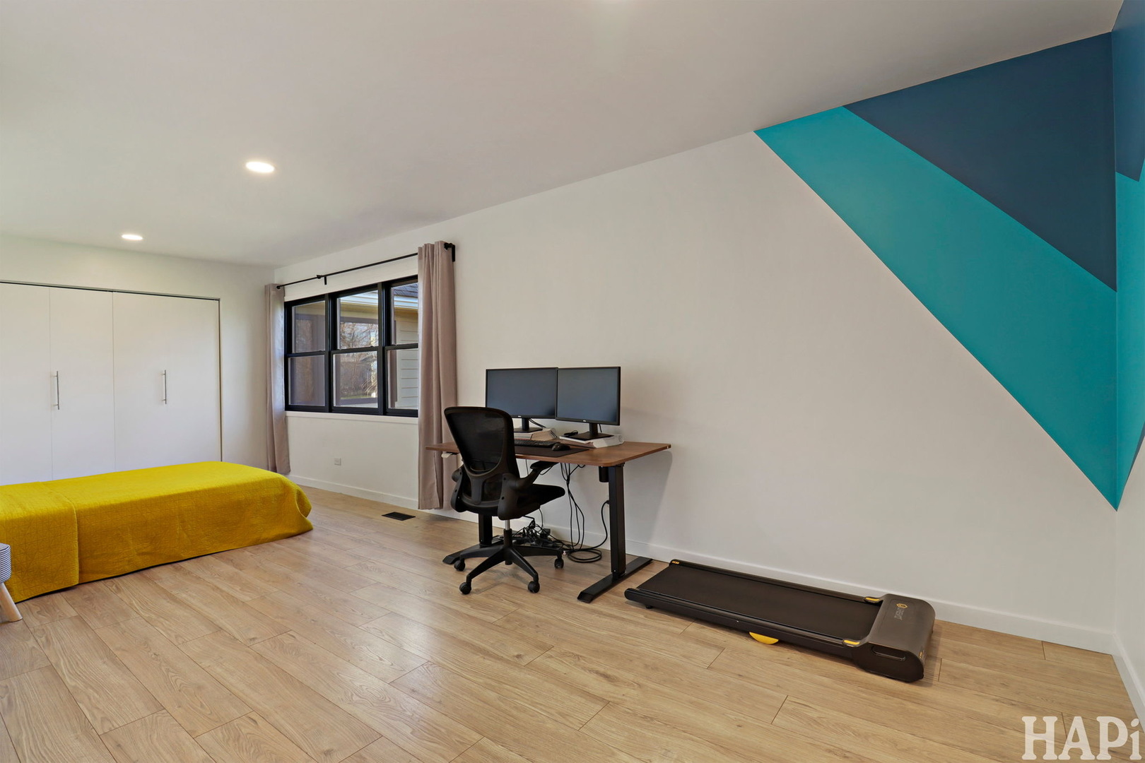 4321 West Lakewood Road McHenry, IL 60050 - Photo 28 of 51 a workspace with furniture and a window