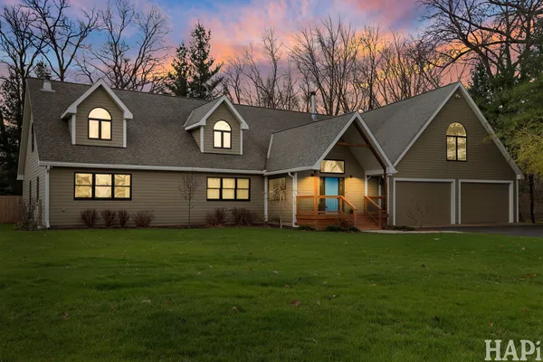 $695,000 | 4321 West Lakewood Road, McHenry, IL 60050