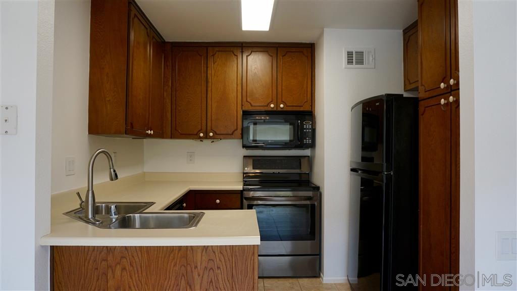 2141 Ridgeview Place Escondido, CA 92026 - Photo 8 of 15