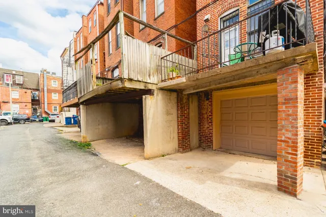 $2,550 | 1408 Hopkins Street Northwest, Unit B, Washington, DC 20036