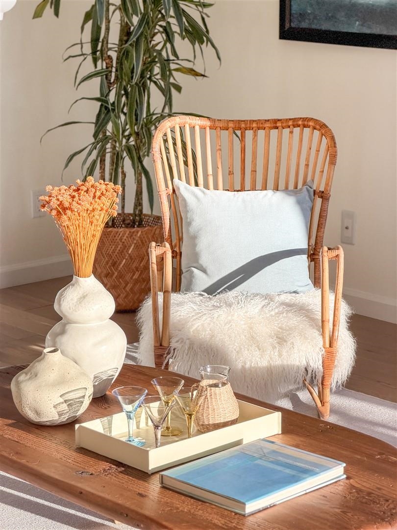 4630 Redwood Road Oakland, CA 94619 - Photo 14 of 58 a view of entryway with wooden floor