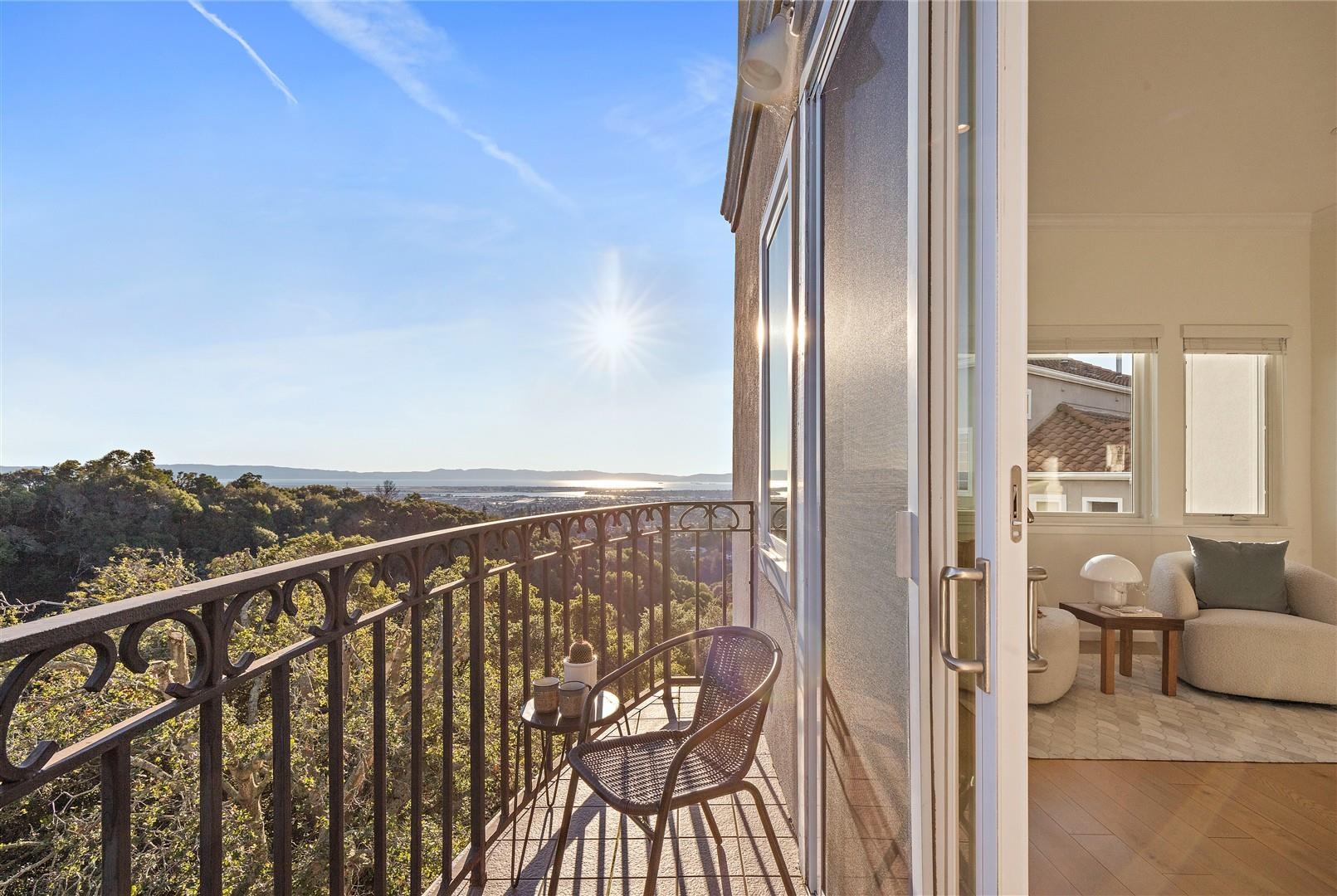 4630 Redwood Road Oakland, CA 94619 - Photo 22 of 58 a balcony with a view of living room