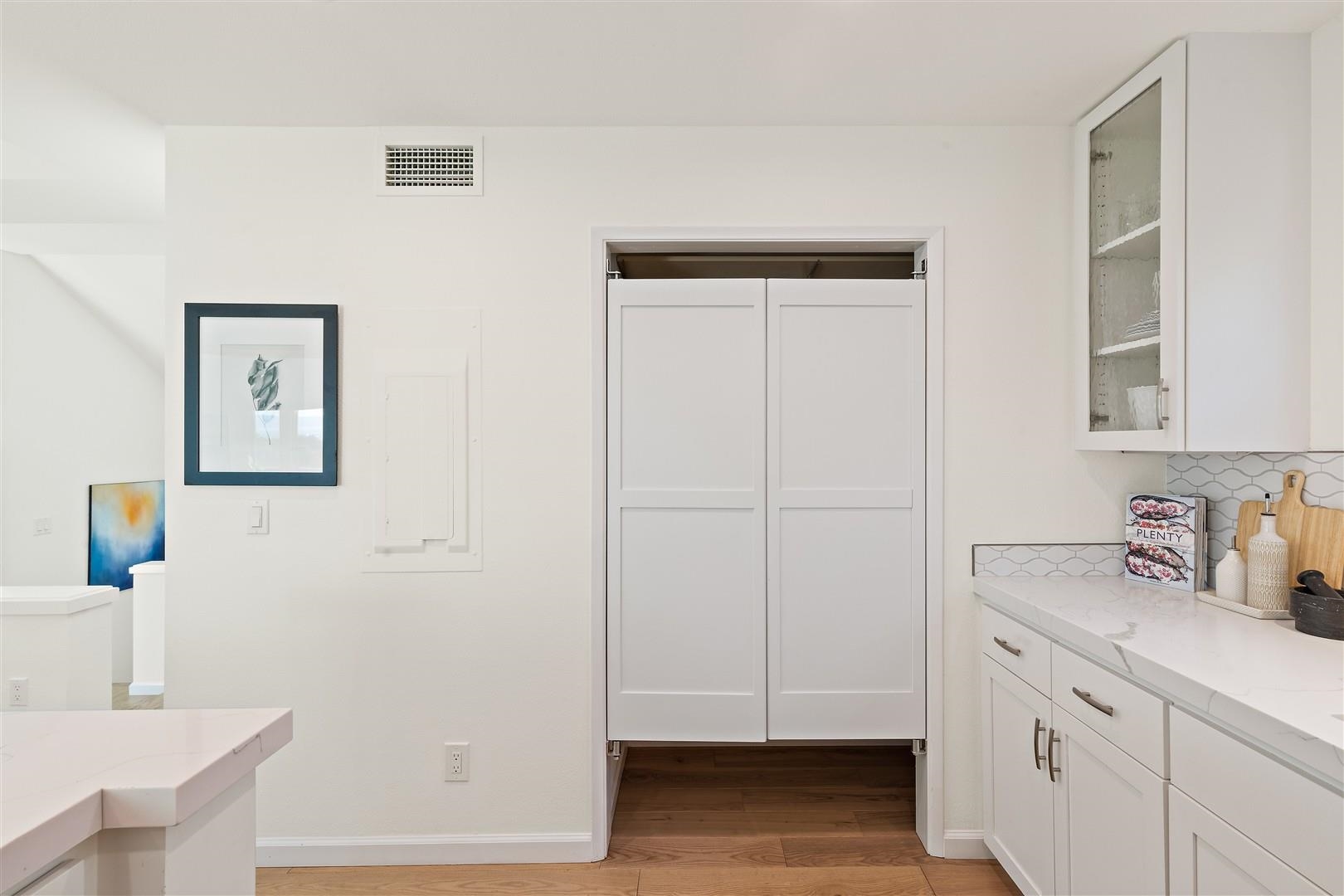 4630 Redwood Road Oakland, CA 94619 - Photo 29 of 58 a bathroom with a sink and a mirror