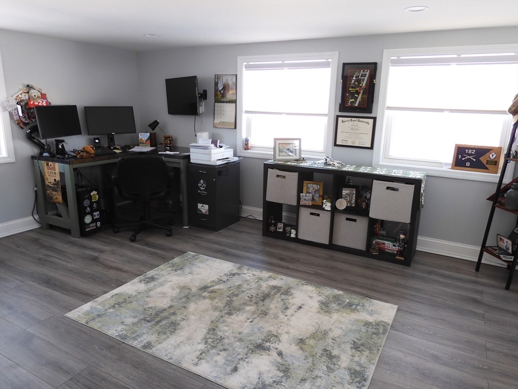 19 South Hunt Road Amesbury, MA 01913 - Photo 13 of 29