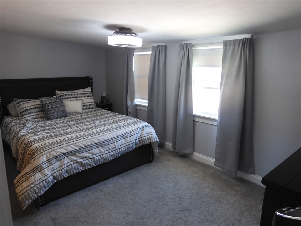 19 South Hunt Road Amesbury, MA 01913 - Photo 18 of 29