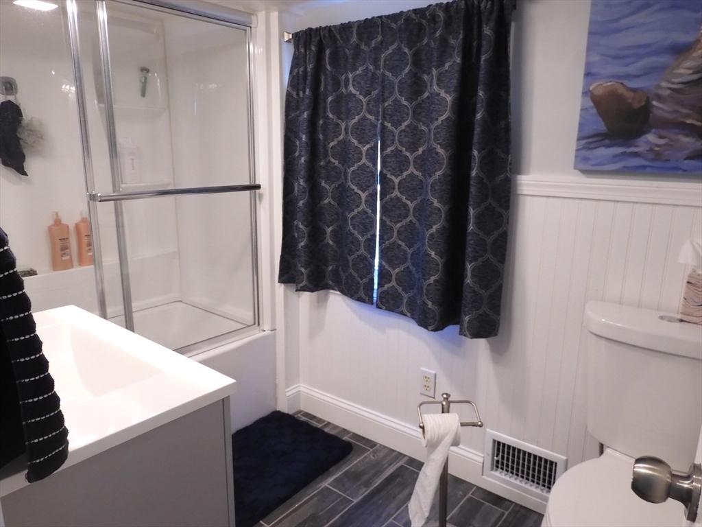 19 South Hunt Road Amesbury, MA 01913 - Photo 23 of 29