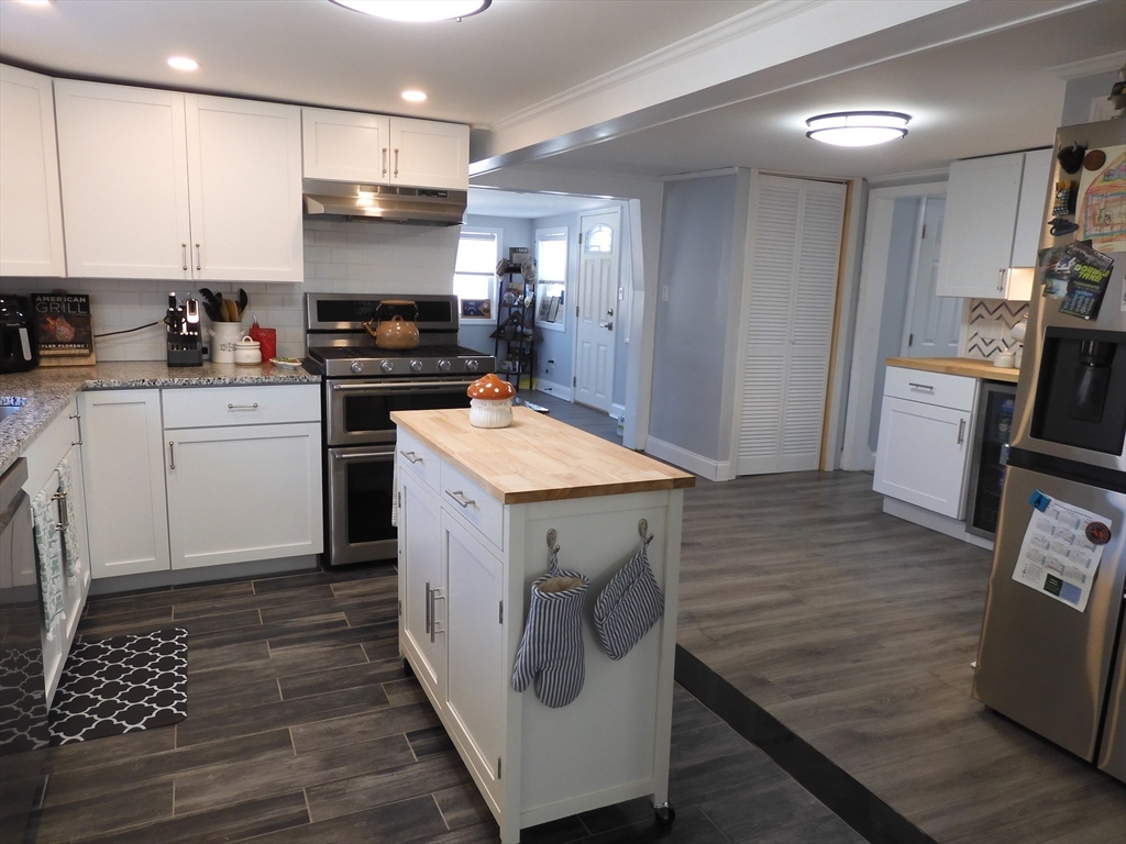 19 South Hunt Road Amesbury, MA 01913 - Photo 6 of 29