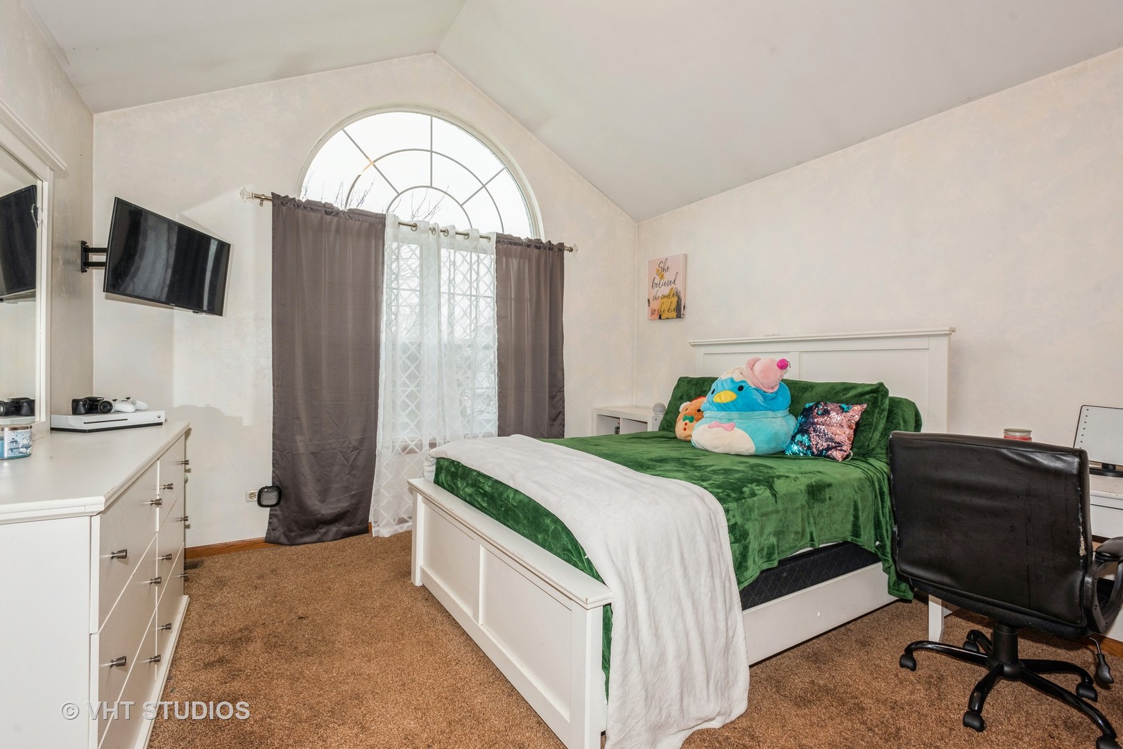 151 Spring Hill Court Romeoville, IL 60446 - Photo 10 of 20 Gallery Image 10
