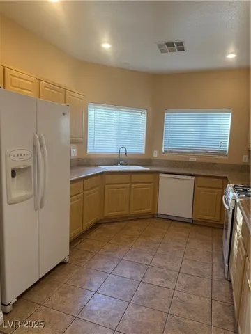 $2,300 | 9288 Pineneedle Ridge Street, Las Vegas, NV 89178
