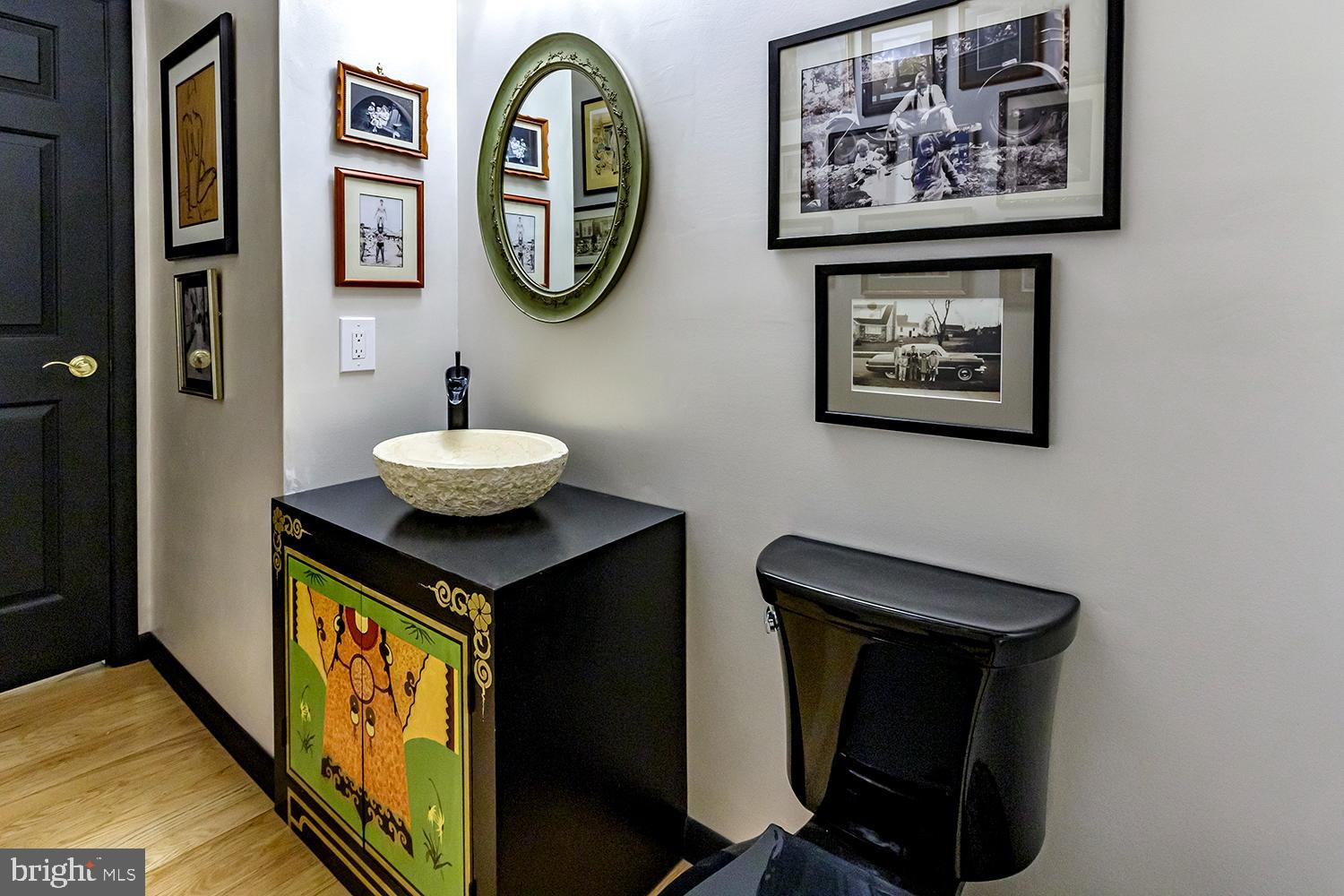 32 Summit Pass Medford, NJ 08055 - Photo 19 of 34 Powder room on main level