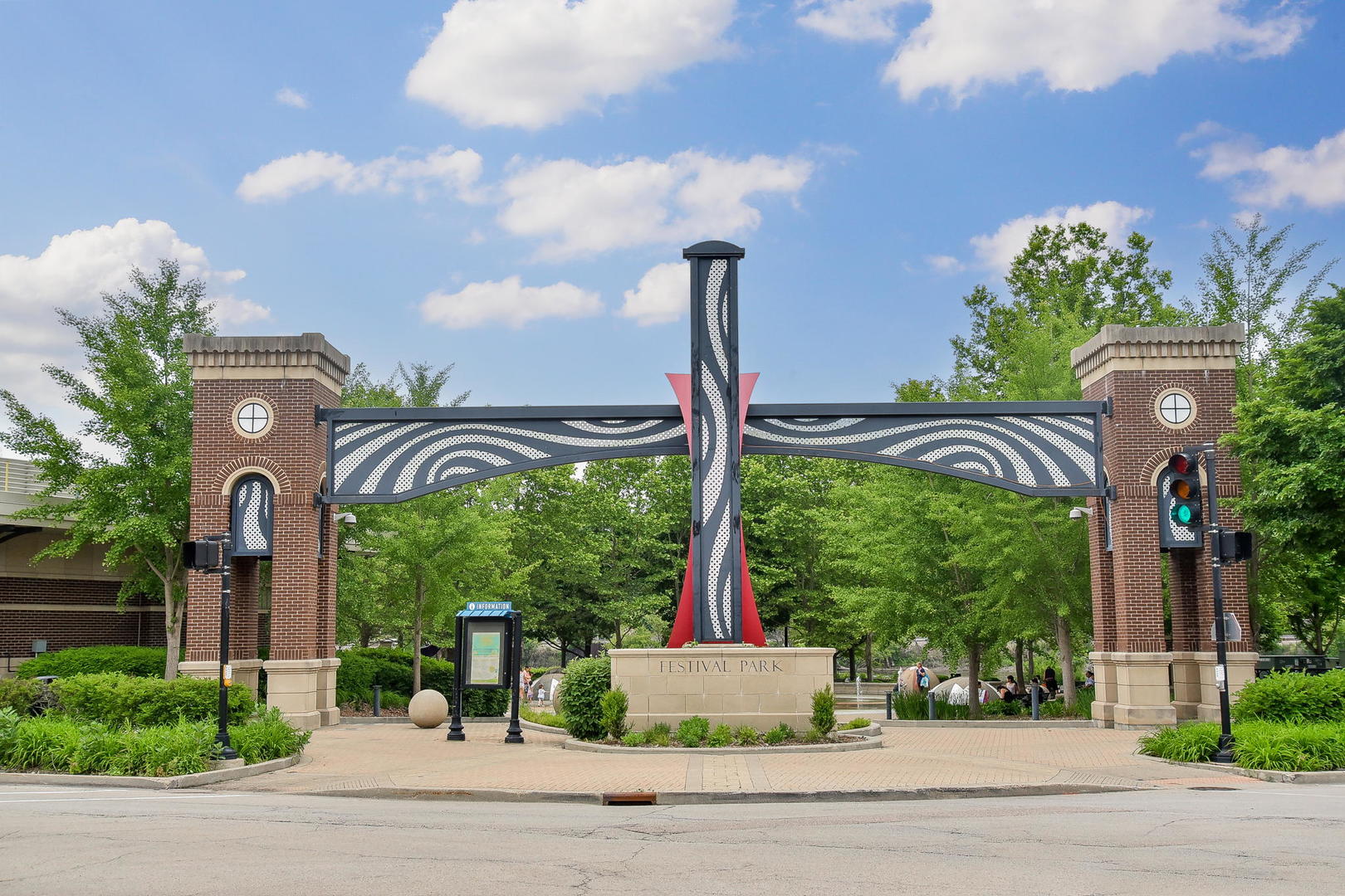 87 Hedgerow Drive Elgin, IL 60124 - Photo 41 of 52 a front view of a house with garden