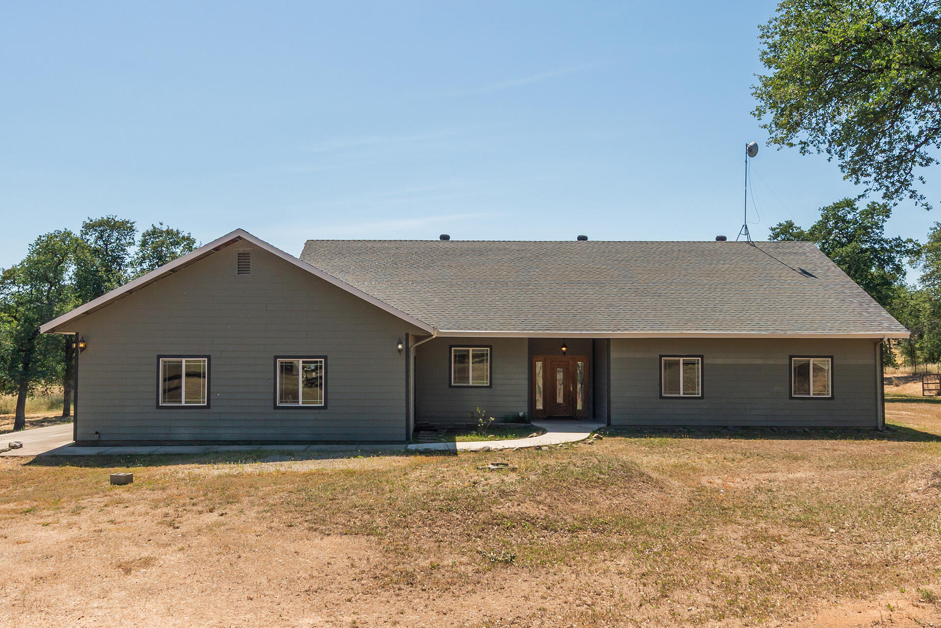 13575 Gas Point Road Igo, CA 96047 - Photo 3 of 59 Welcome Home!