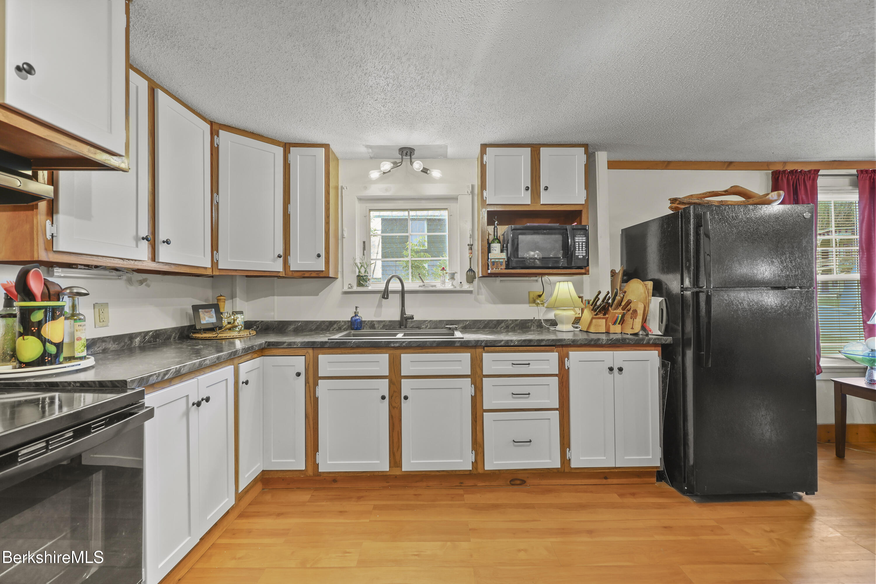 7066 Main Street Readsboro, VT 05350 - Photo 5 of 18 1st Floor Kitchen