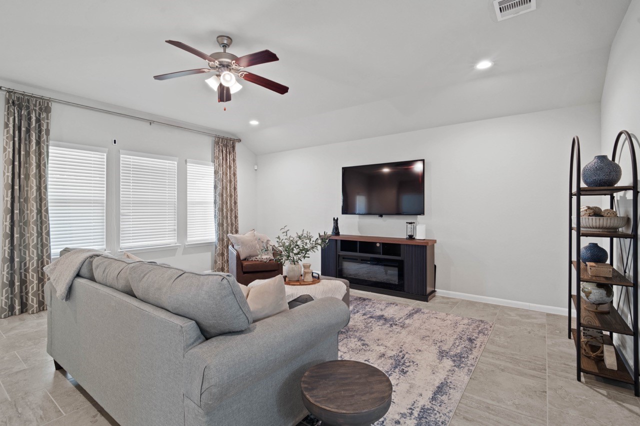 10110 Whitney Reach Drive Rosharon, TX 77583 - Photo 8 of 48 Gallery Image 8