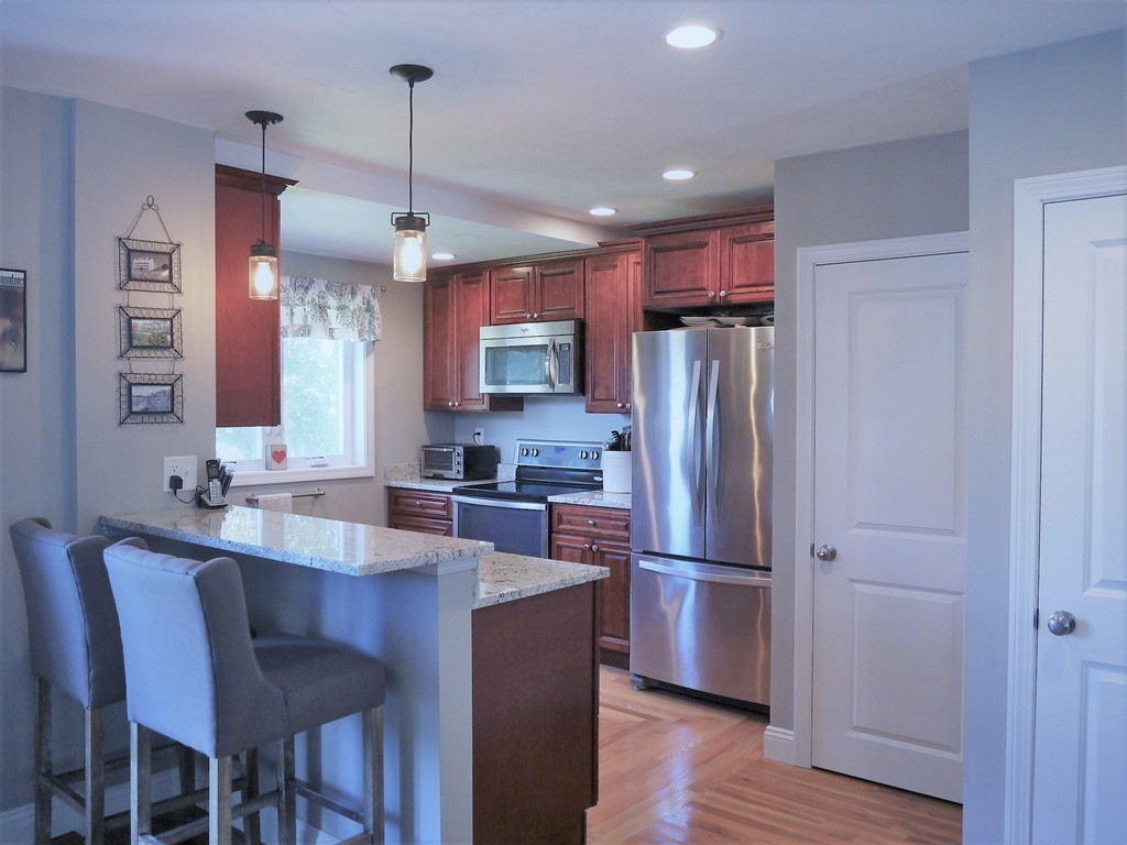 42 Endicott Road Stoneham, MA 02180 - Photo 4 of 19 Gallery Image 4