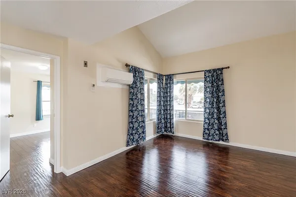 $1,300 | 450 Elm Drive, Unit 206, Las Vegas, NV 89169
