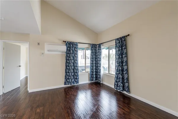 $1,300 | 450 Elm Drive, Unit 206, Las Vegas, NV 89169