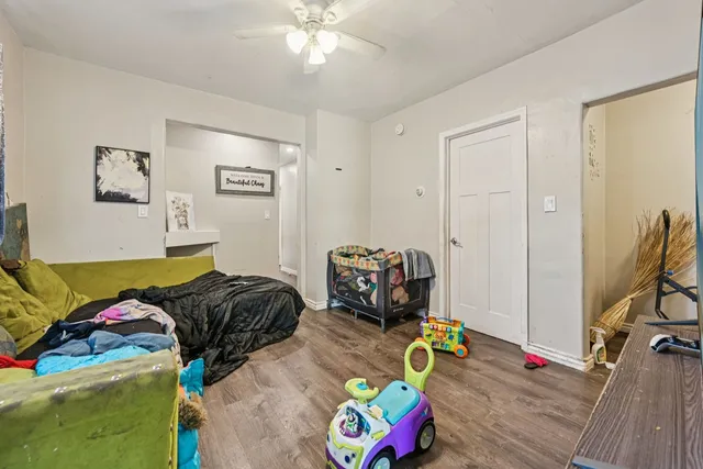 $278,000 | 215 South Park Avenue, Waukegan, IL 60085