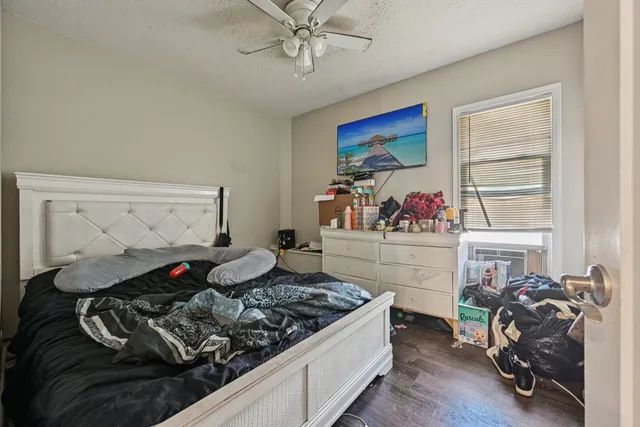 $278,000 | 215 South Park Avenue, Waukegan, IL 60085