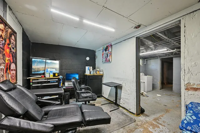 $278,000 | 215 South Park Avenue, Waukegan, IL 60085