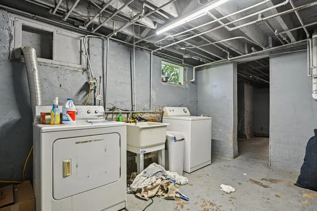 $278,000 | 215 South Park Avenue, Waukegan, IL 60085