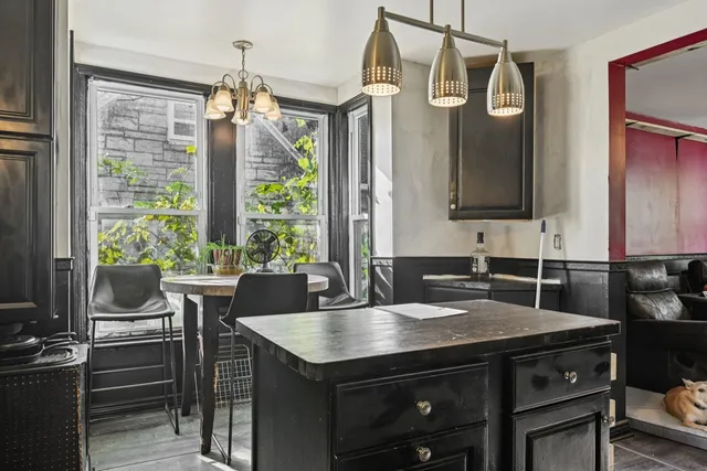 $278,000 | 215 South Park Avenue, Waukegan, IL 60085