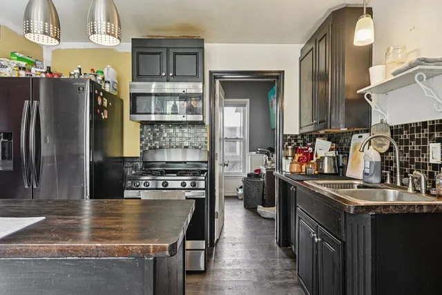 $278,000 | 215 South Park Avenue, Waukegan, IL 60085