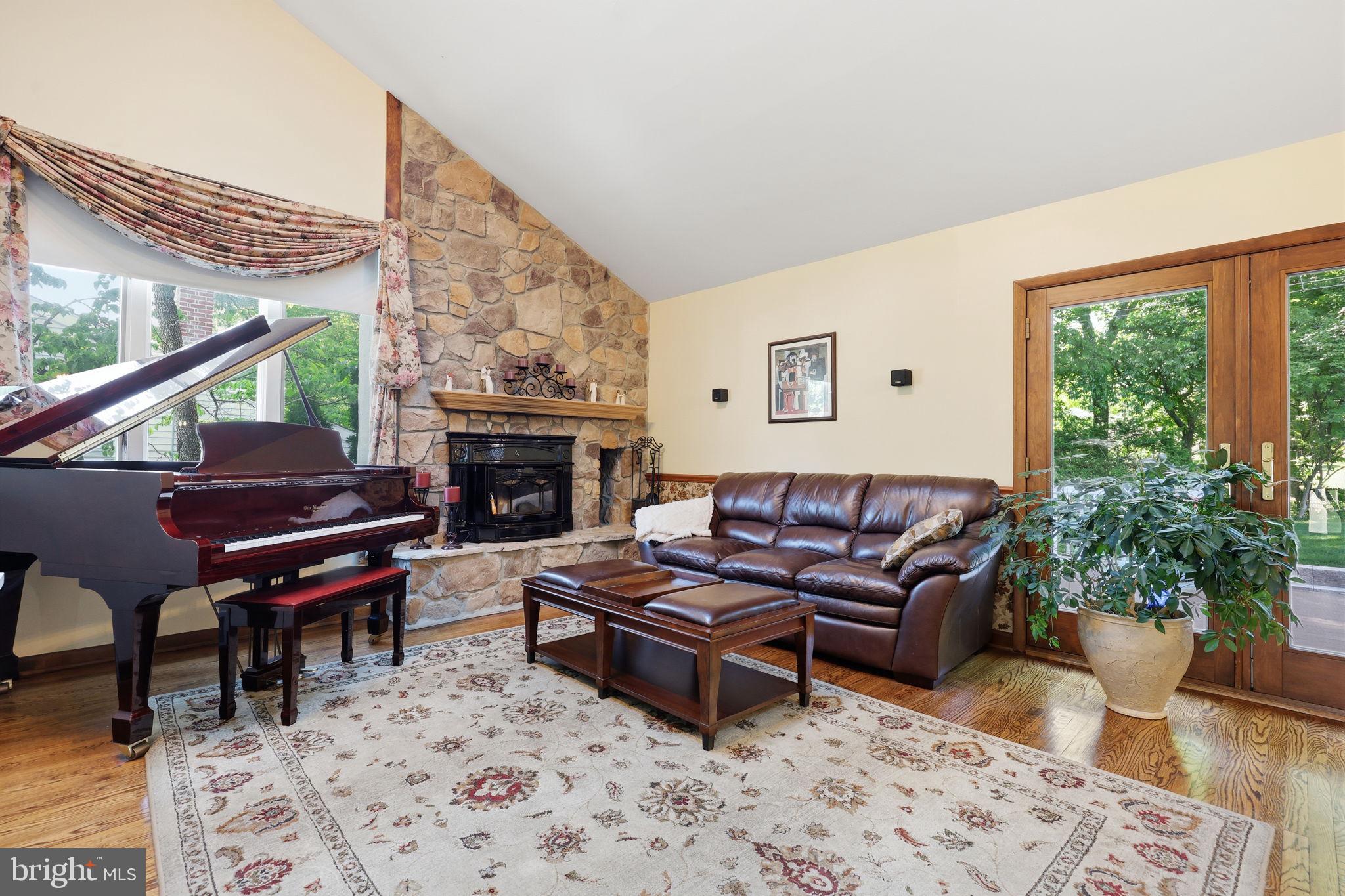 186 Windmill Road Willow Grove, PA 19090 - Photo 9 of 39 Gallery Image 9