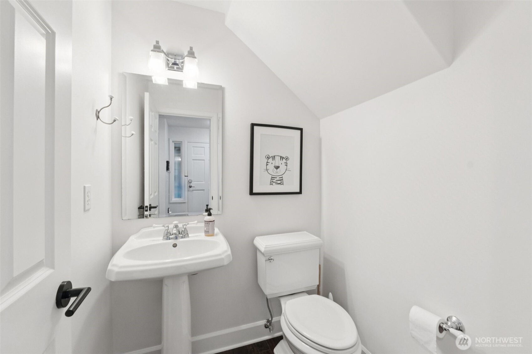 8125 212th Street Southwest, Unit 9 Edmonds, WA 98026 - Photo 11 of 27