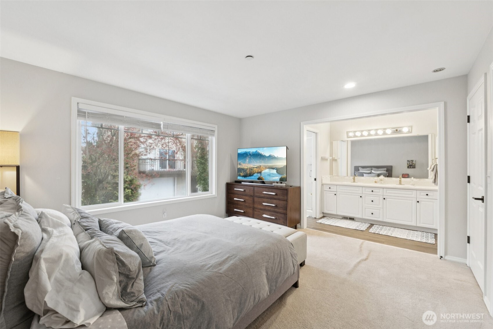 8125 212th Street Southwest, Unit 9 Edmonds, WA 98026 - Photo 14 of 27