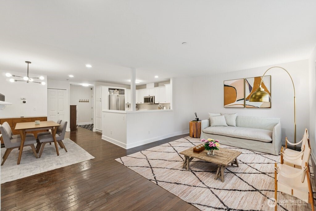 8125 212th Street Southwest, Unit 9 Edmonds, WA 98026 - Photo 2 of 27