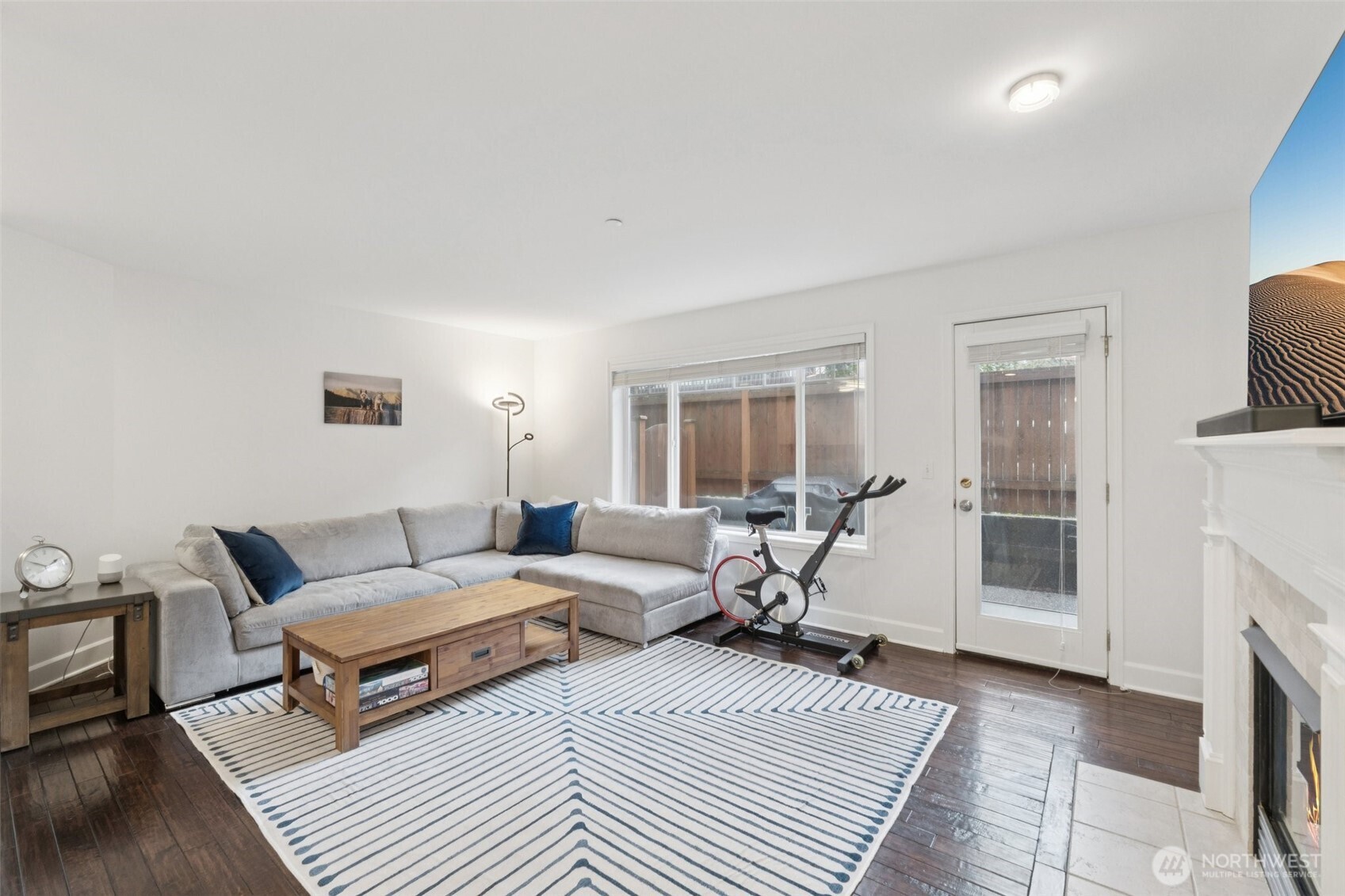 8125 212th Street Southwest, Unit 9 Edmonds, WA 98026 - Photo 6 of 27