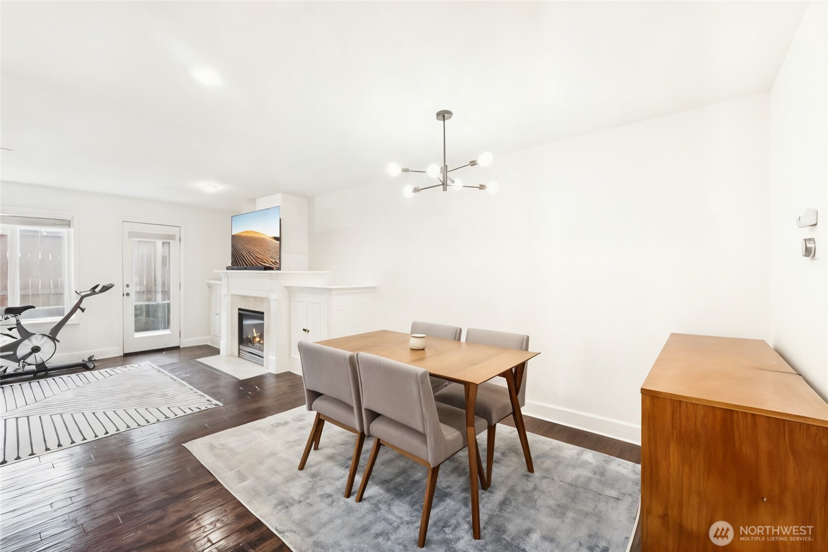 8125 212th Street Southwest, Unit 9 Edmonds, WA 98026 - Photo 7 of 27