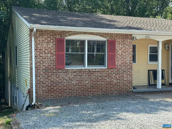 $2,100 | 120 Raymond Avenue, Unit A, Charlottesville, VA 22903