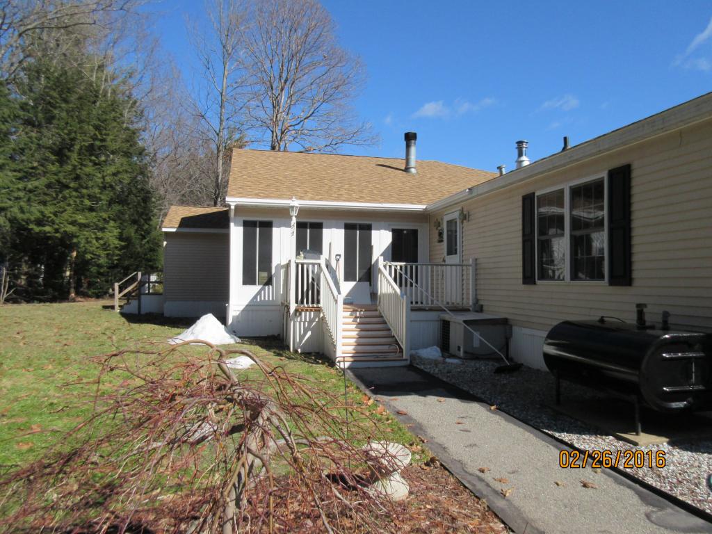 7 Hawaii Lane Rochester, NH 03867 - Photo 3 of 23