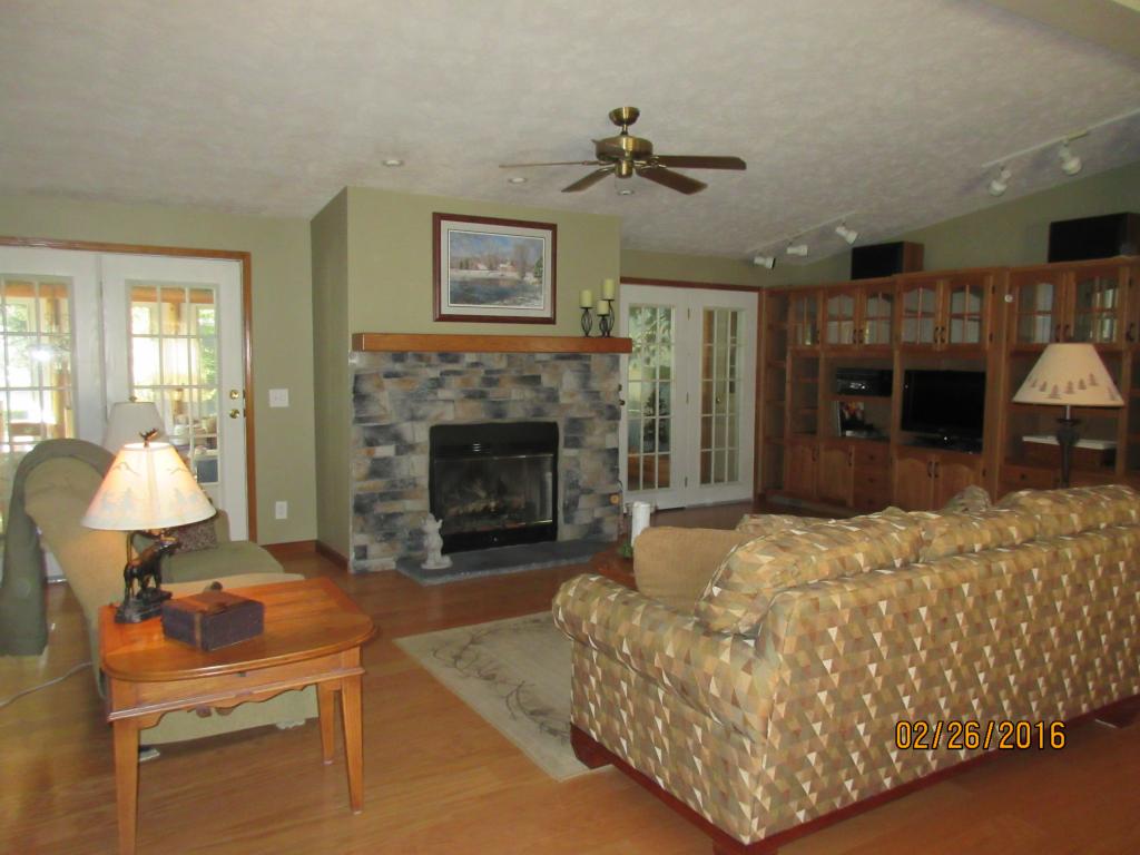 7 Hawaii Lane Rochester, NH 03867 - Photo 4 of 23
