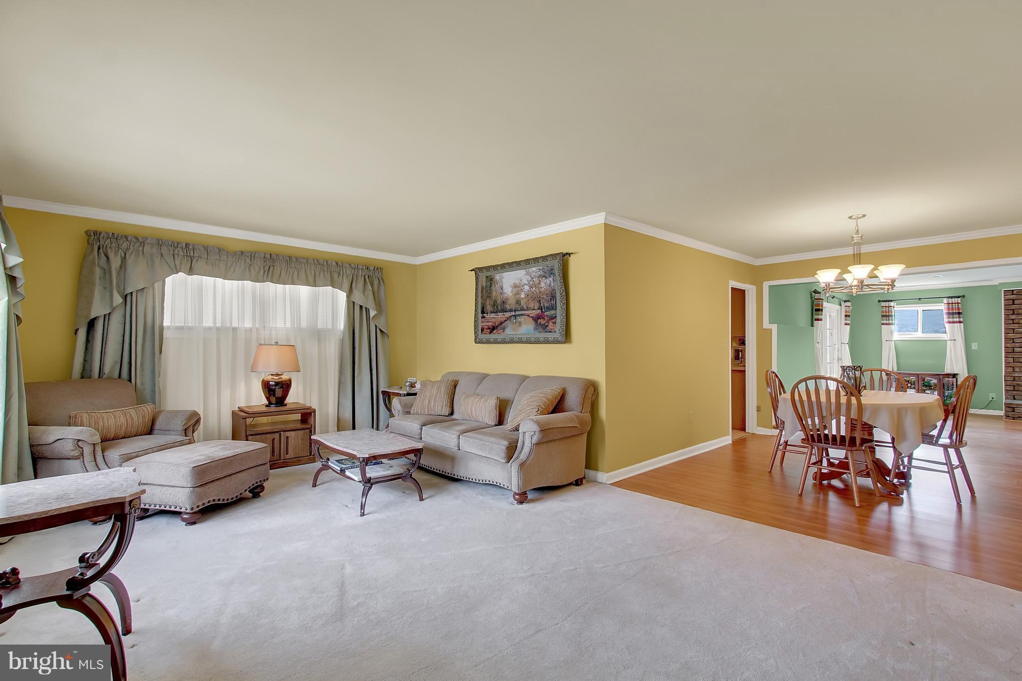 2459 Ellis Road Baltimore, MD 21234 - Photo 2 of 26 Living Room