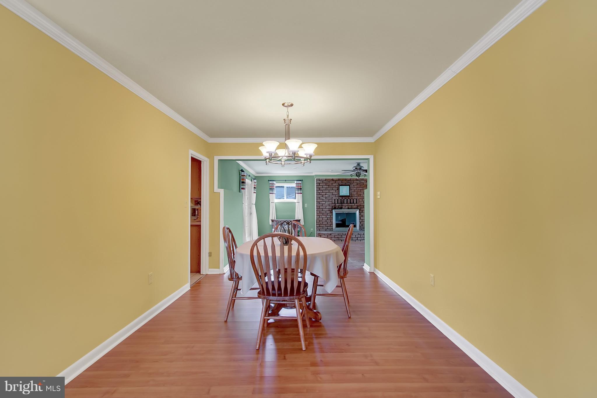 2459 Ellis Road Baltimore, MD 21234 - Photo 4 of 26 Dining Room