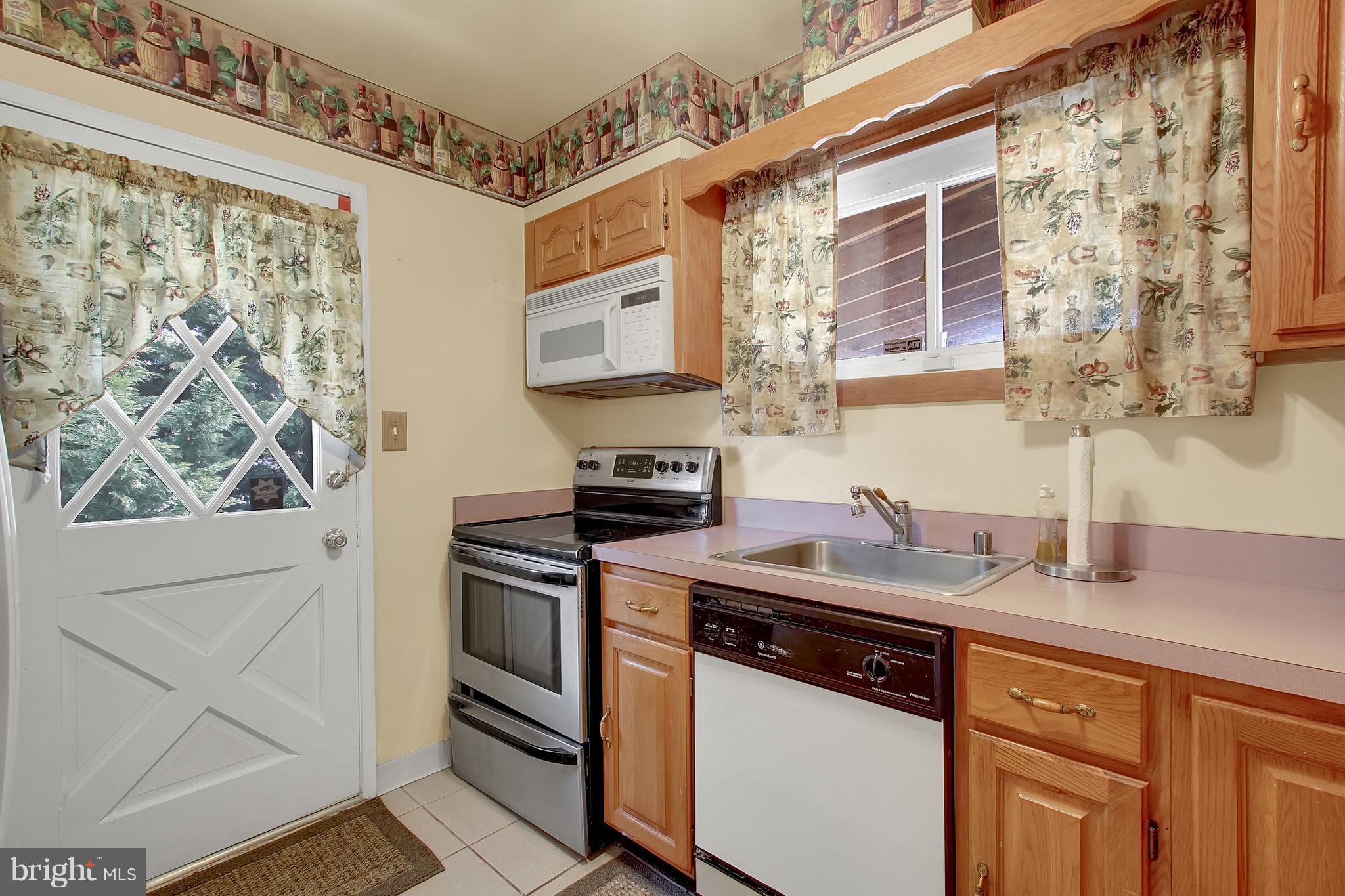 2459 Ellis Road Baltimore, MD 21234 - Photo 7 of 26 Kitchen