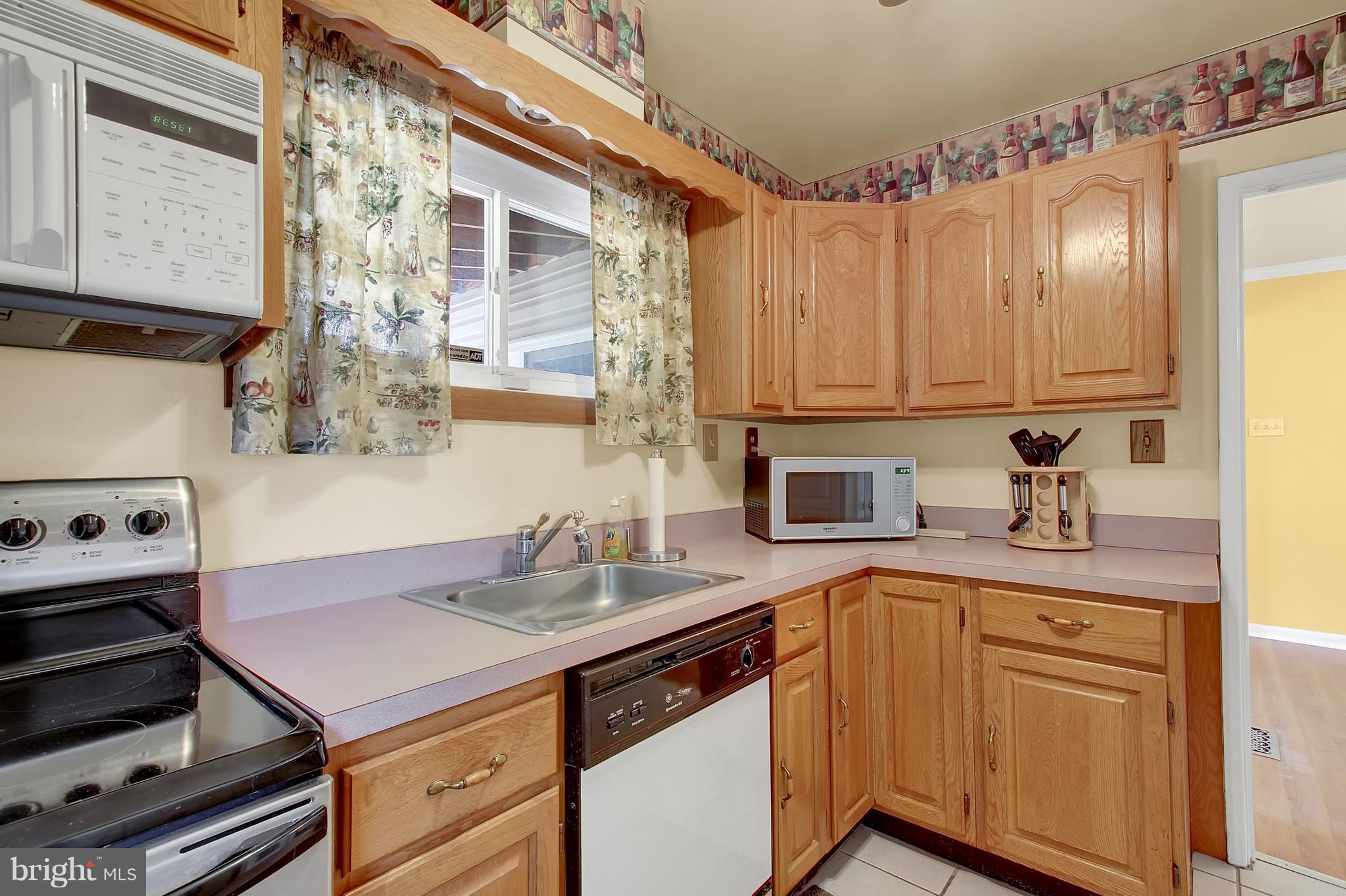 2459 Ellis Road Baltimore, MD 21234 - Photo 8 of 26 Kitchen