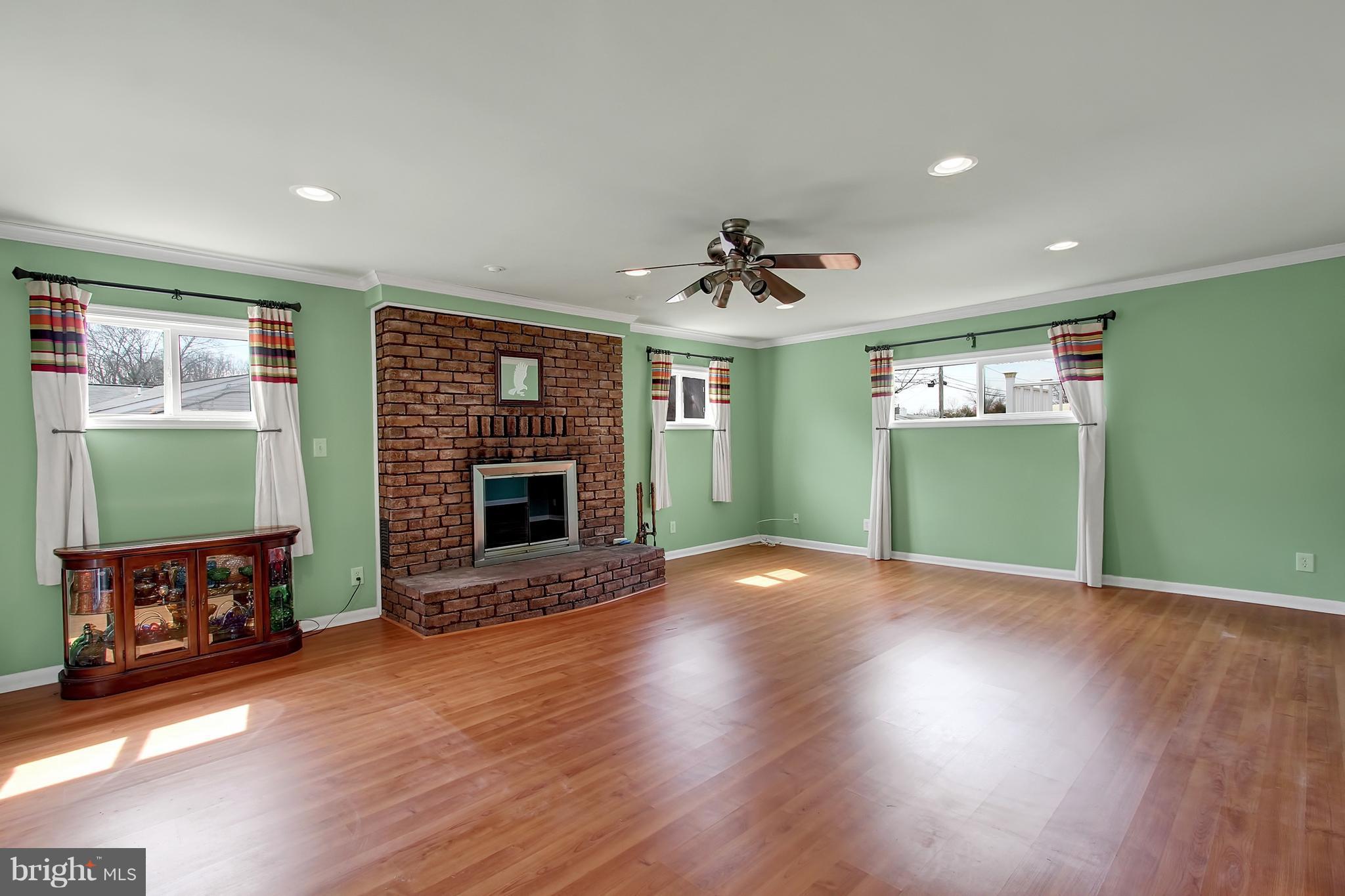 2459 Ellis Road Baltimore, MD 21234 - Photo 10 of 26 Family Room