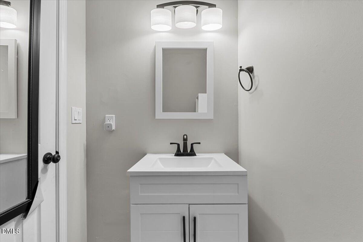 605 Apple Street Burlington, NC 27217 - Photo 21 of 38 22-605 Apple St-22