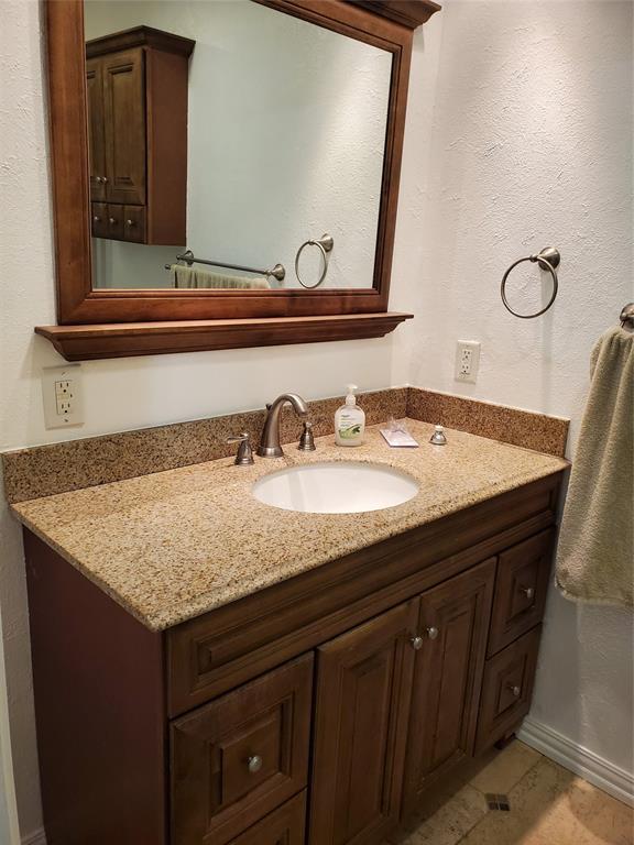 2225 Ruby Road Irving, TX 75060 - Photo 20 of 37